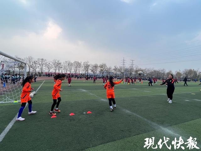 竞技宝JJB登录中小学体育课如何“天天见”？在江苏看见体育活动加“宿”度(图8)